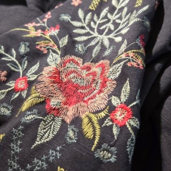 Knox Rose Dark Gray Sweater with Floral Embroidery - Picture 3 of 6